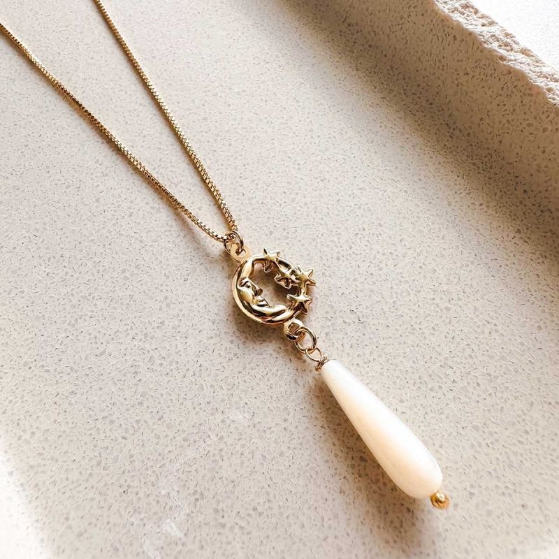 Colar Banhado a Ouro 18k Lua e Gota Madrepérola