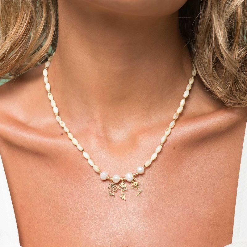 Colar Banhado a Ouro 18k Madrepérola Amarela com Jardim de Flores