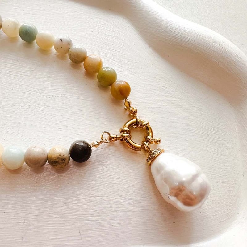Colar Banhado a Ouro 18k Pedra Amazonita com Pérola Shell