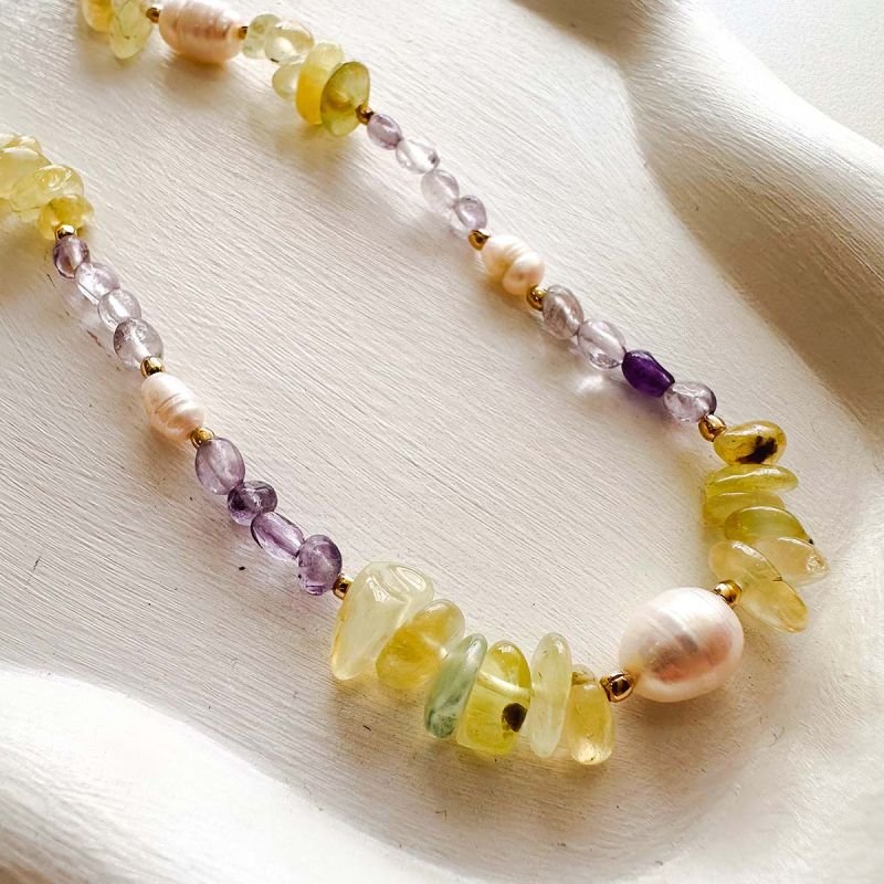 Colar Banhado a Ouro 18k Quartzo Verde, Ametista e Pérolas de Água Doce