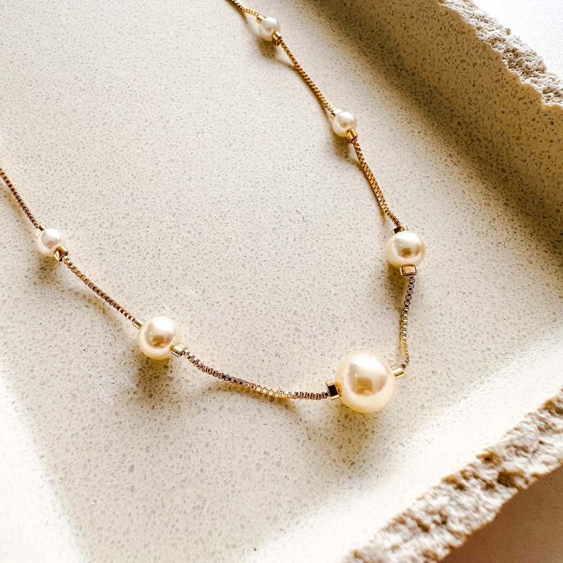 Colar Banhado a Ouro 18k Sete Pérolas