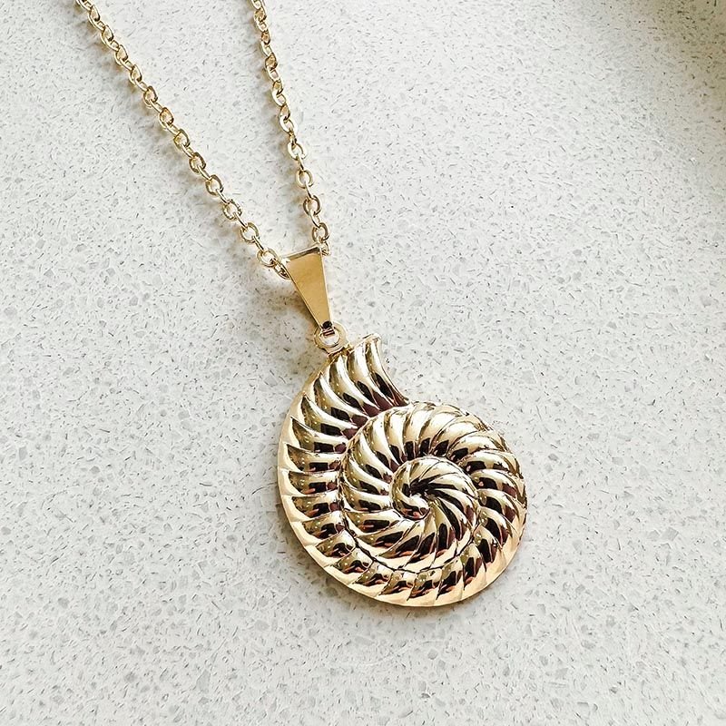 Colar Banhado Concha Caracol