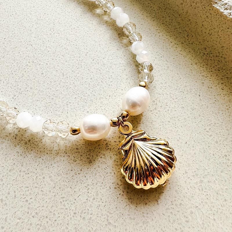 Colar Banhado Cristal Concha com Detalhe Pérola