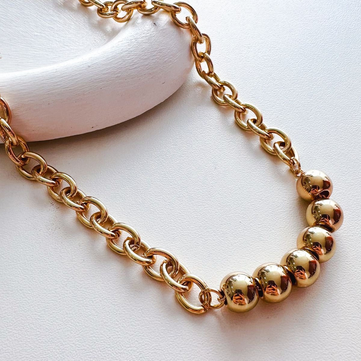Colar Bijuteria Dourado Corrente com Bolas
