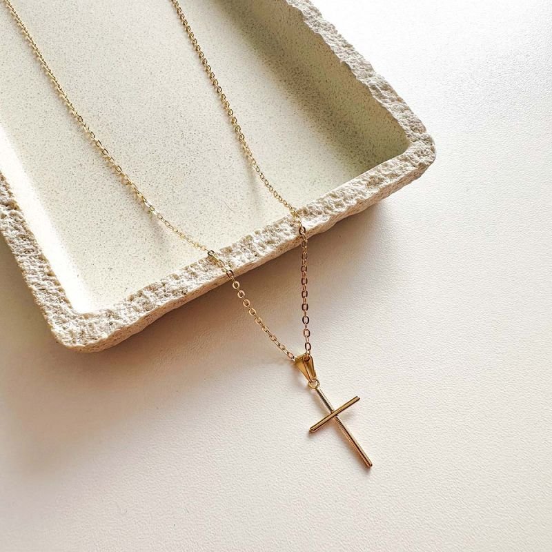 Colar Cruz Minimalista Banhado a Ouro 18K