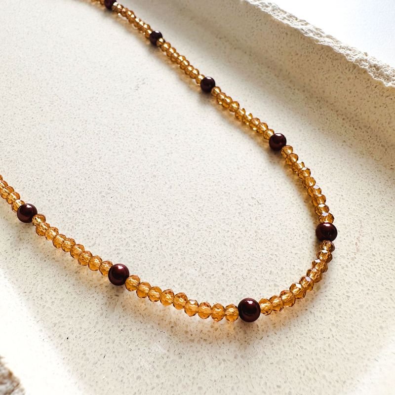 Colar de Cristais Caramelo e Pérolas Shell Granada Banhado a Ouro 18k