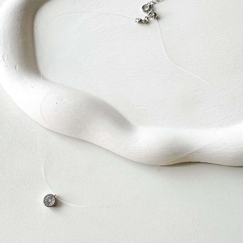 Colar Fio de Nylon Banhado Ponto de Luz Zircônia
