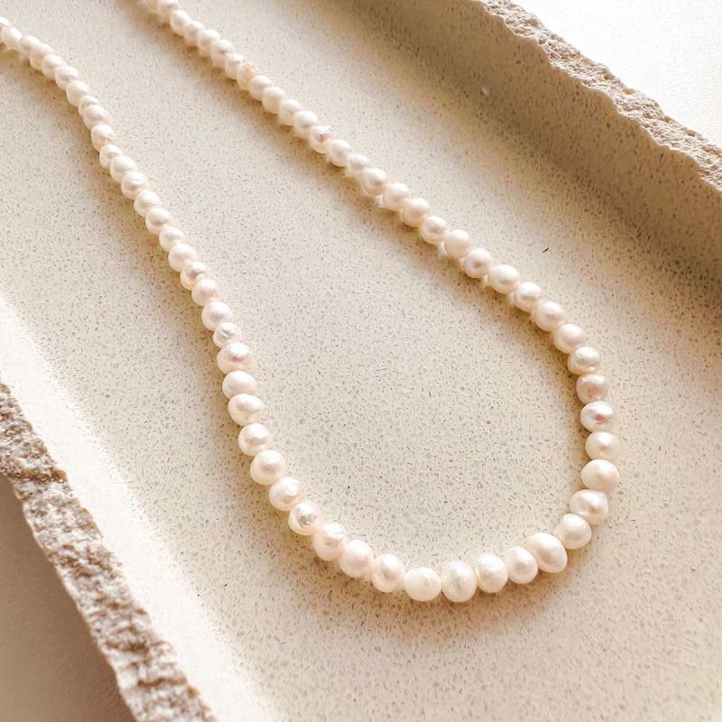 Colar Mini Pérolas de água Doce Banhado a Ouro 18k