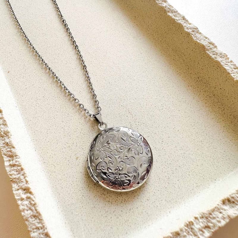 Colar Relicário Personalizado Aço Floral Redondo + Foto 2,5 cm