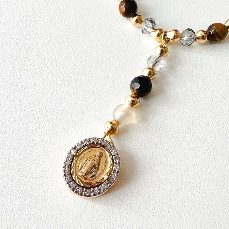 Colar Terço Banhado a Ouro 18k Olho de Tigre, Quartzo Fumê e Nossa Senhora das Graças