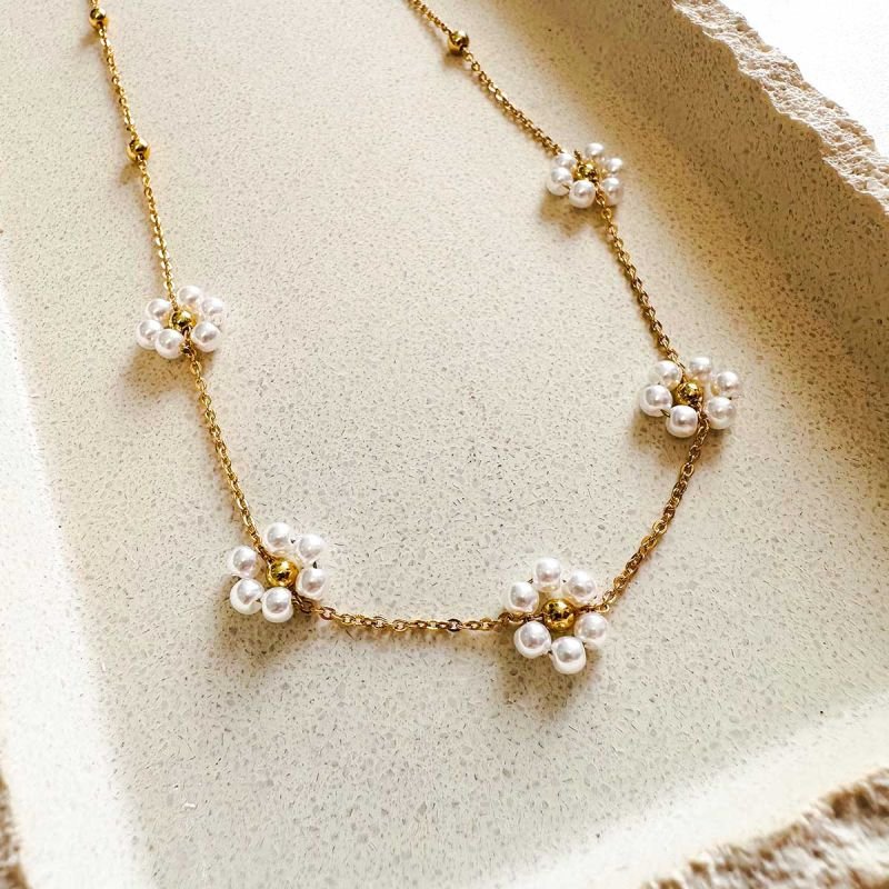 Gargantilha Aço Flor de Pérolas com Bolinhas