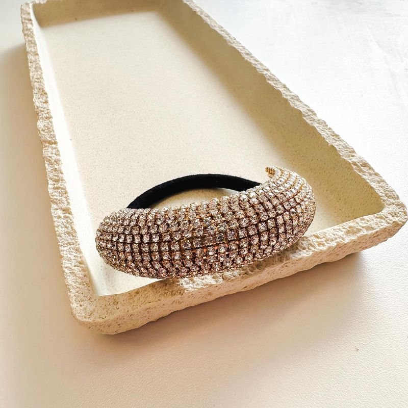 Presilha Elástico de Cabelo com Aplicação Curva em Strass Dourado