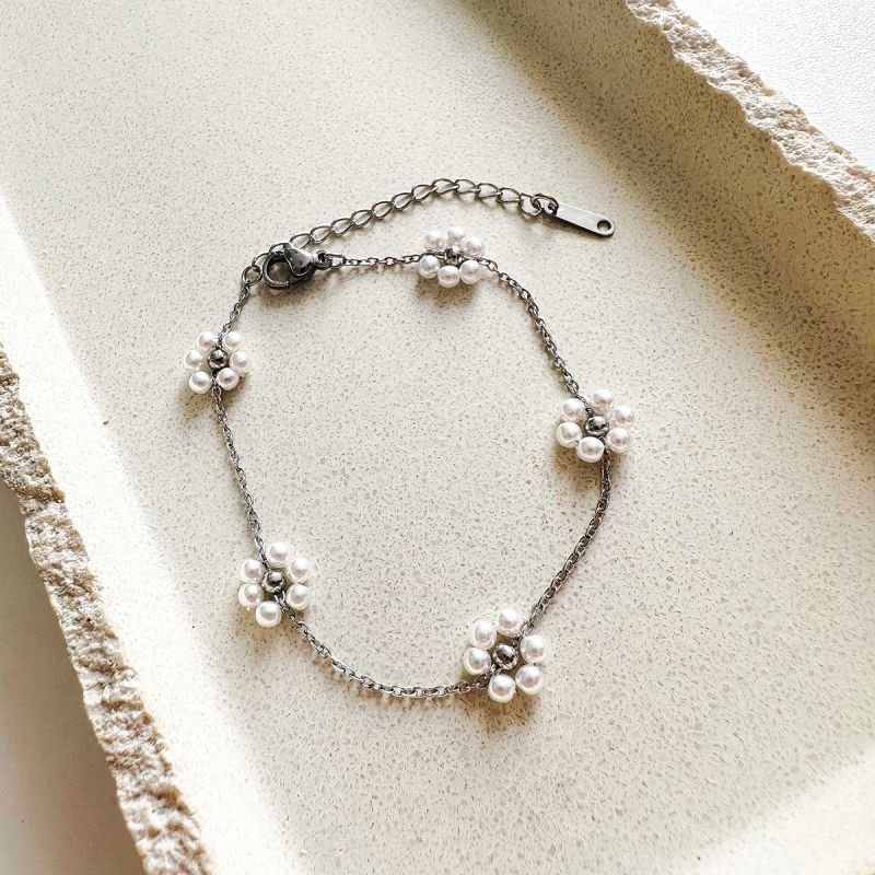 Pulseira Aço Flor de Pérolas Delicada