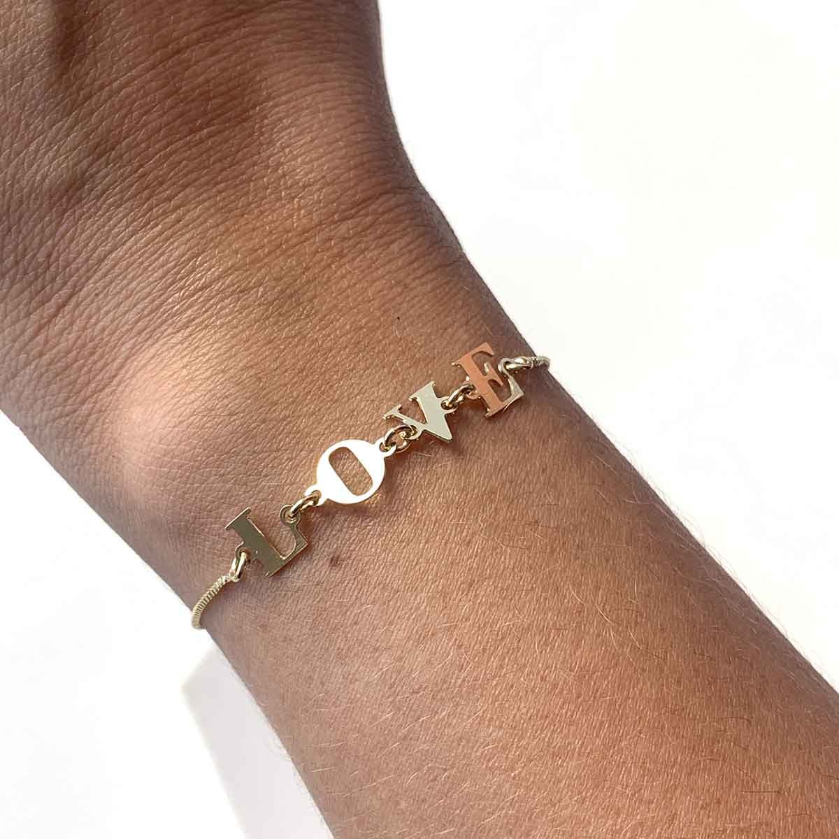 Pulseira Banhada a Ouro 18k Letras Love