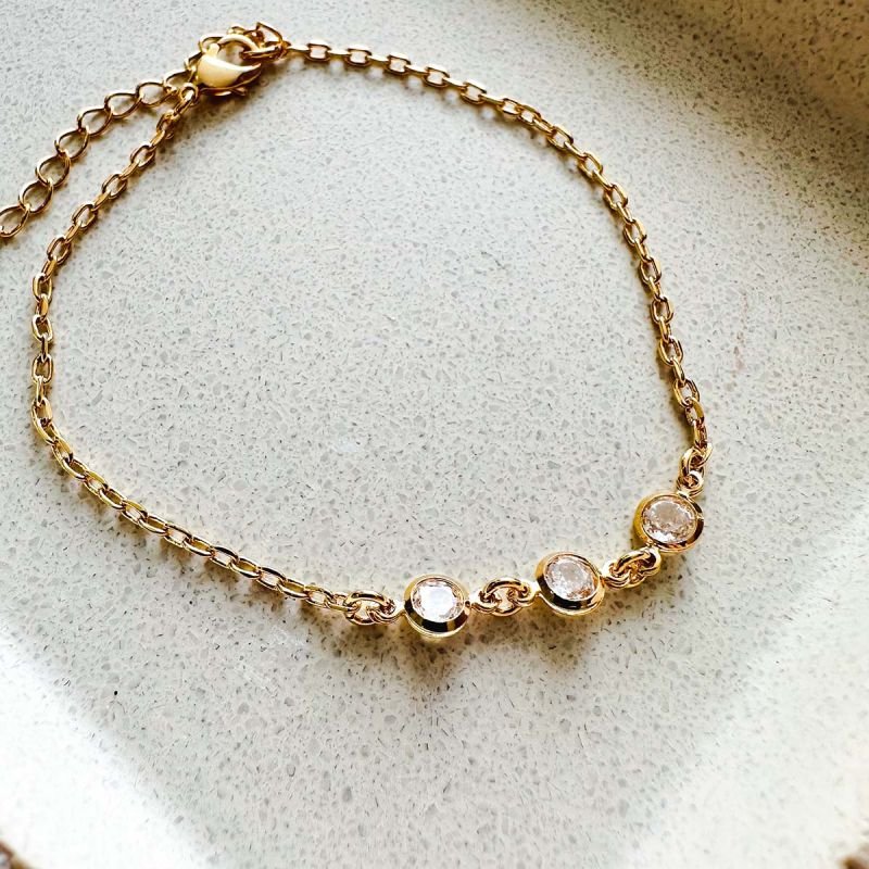 Pulseira Banhada a Ouro 18K Trio de Zircônias Cristal