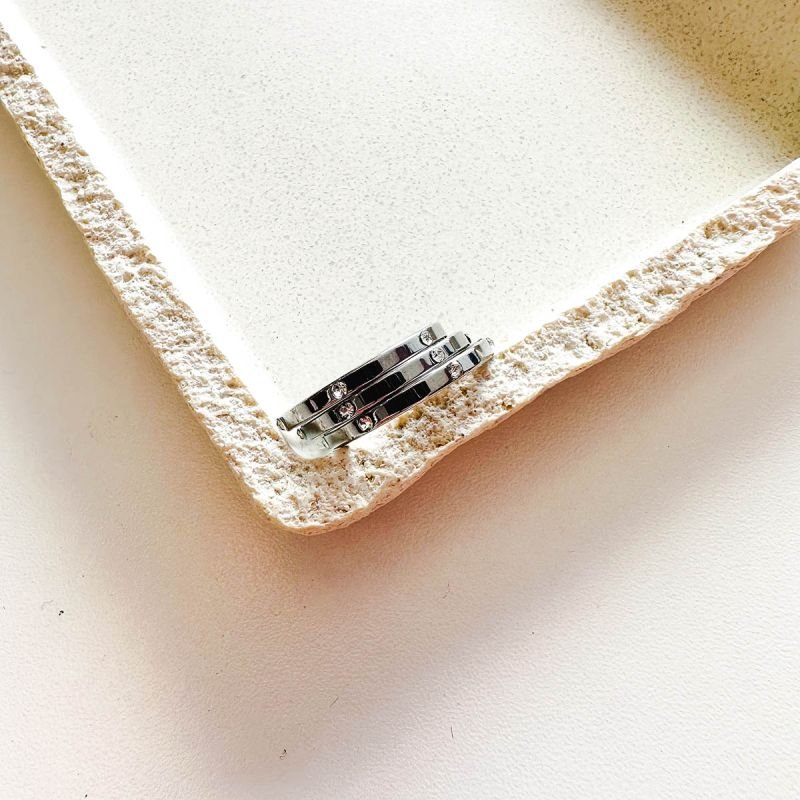 Trio de Anéis Aço Prateado com Mini Strass Espaçados