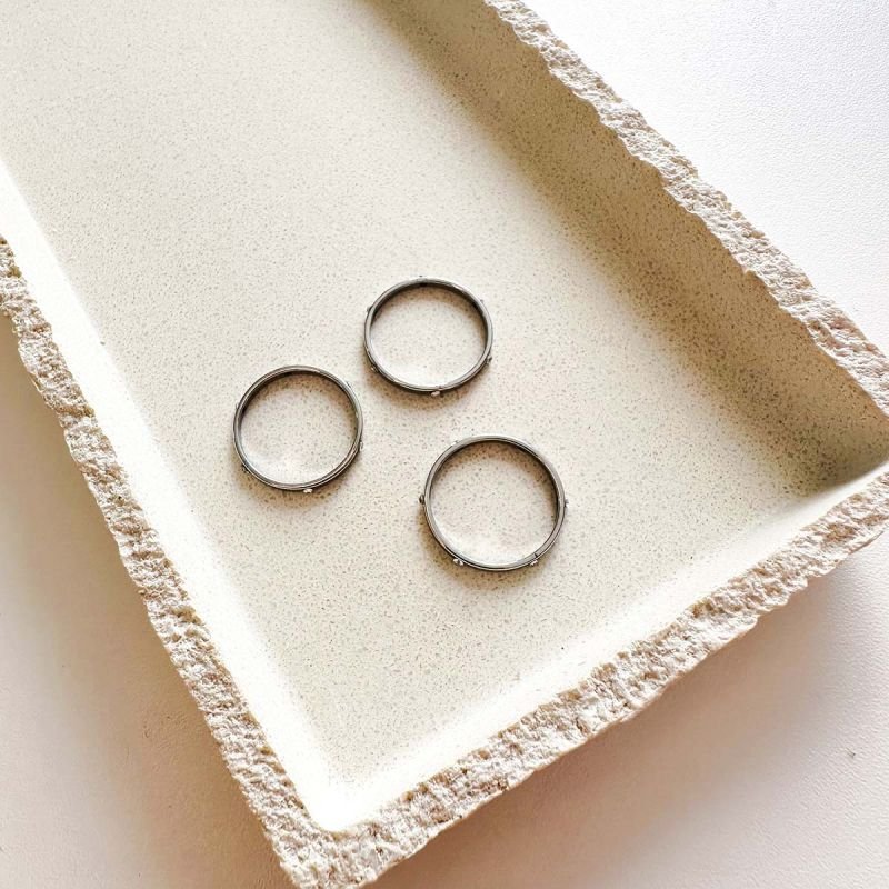 Trio de Anéis Aço Prateado com Mini Strass Espaçados